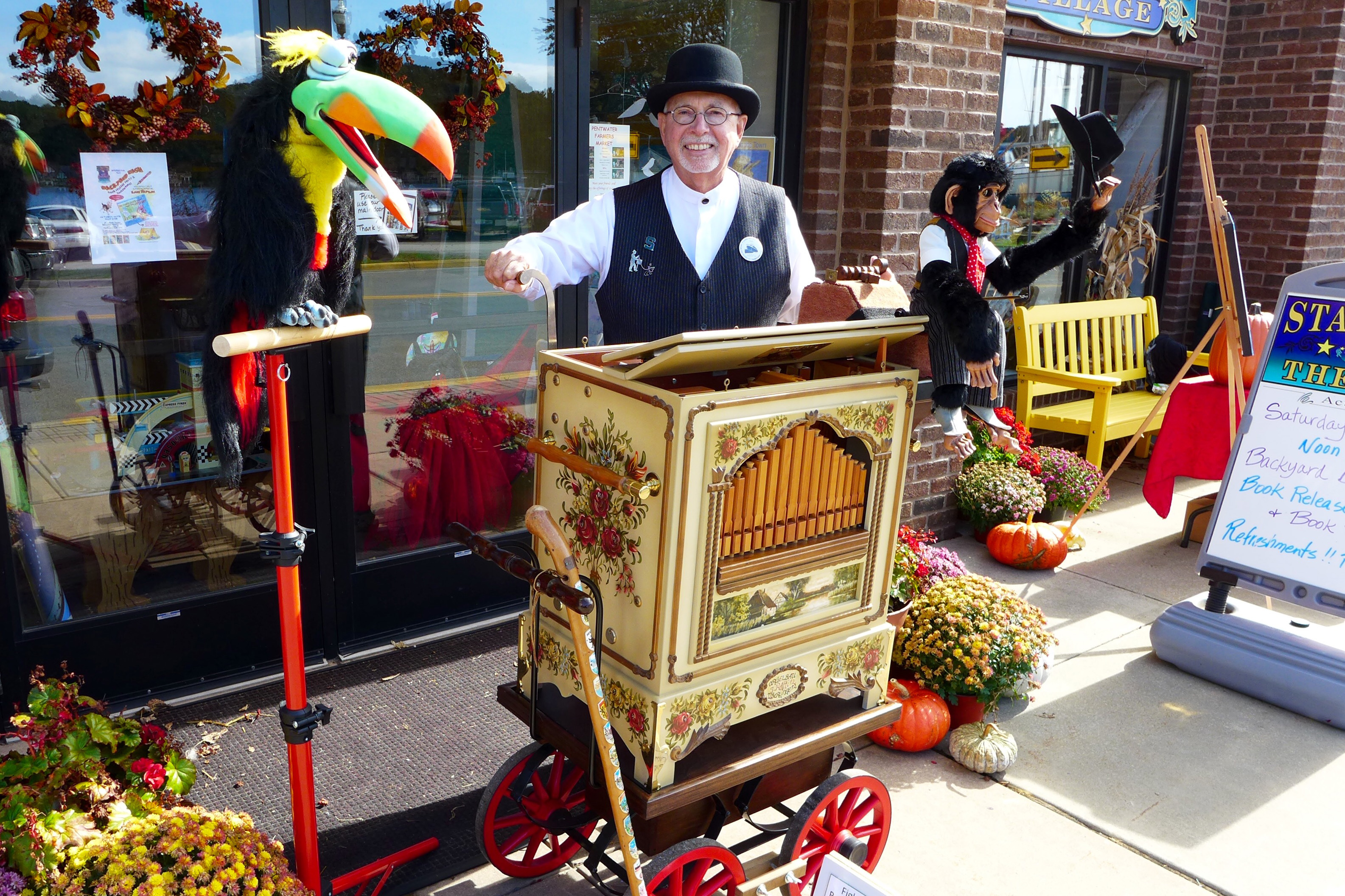 oktoberfest organ grinder